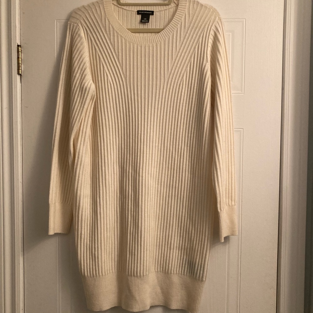 Beautiful club Monaco sweater dress size large